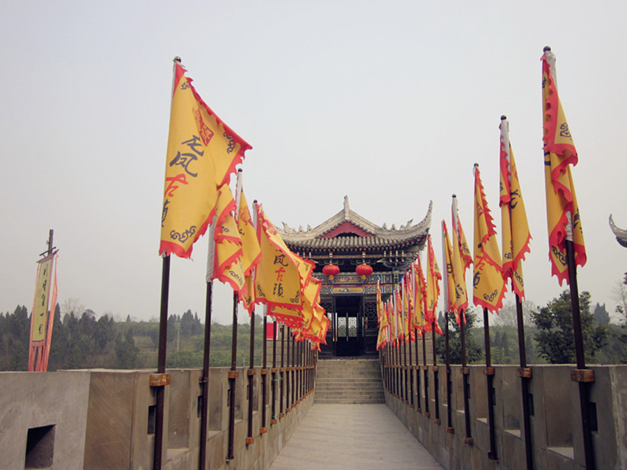 1495100199871229.jpg 栈道和城墙1.jpg