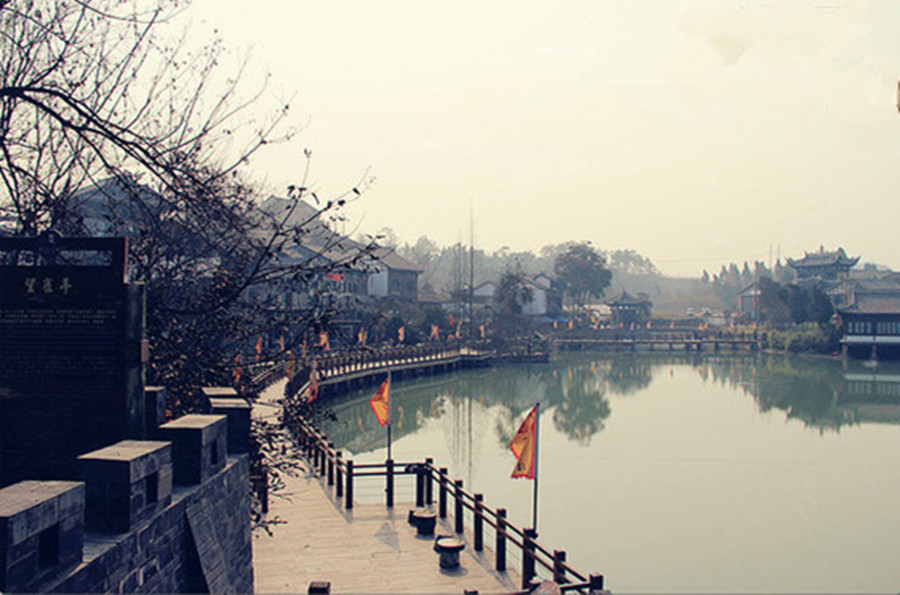 1495100209252166.jpg 栈道和城墙3.jpg